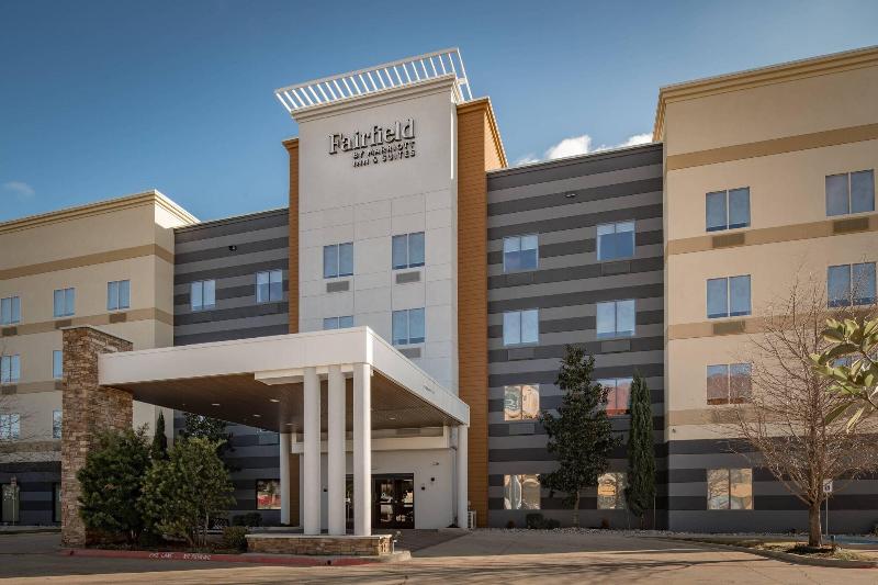 Fairfield Inn & Suites by Marriott Fort Worth Nort image