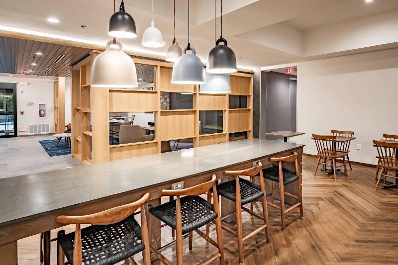 Fairfield Inn & Suites by Marriott Fort Worth Nort image