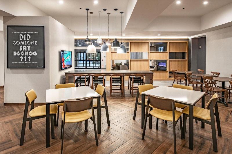 Fairfield Inn & Suites by Marriott Fort Worth Nort image