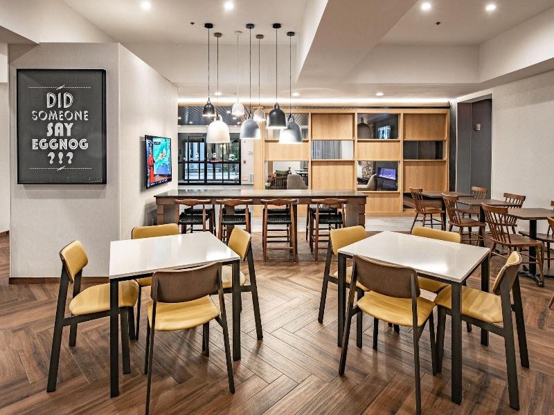 Fairfield Inn & Suites by Marriott Fort Worth Nort image
