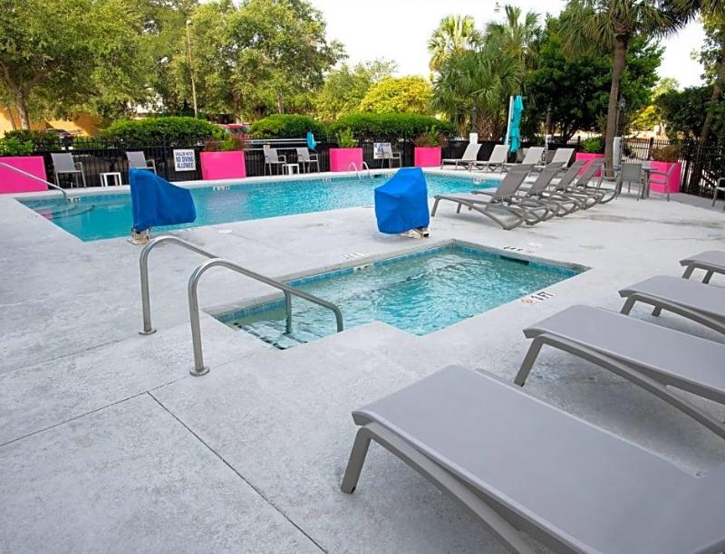 Aqua Beach Inn image