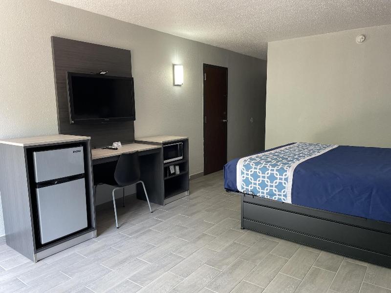 Executive Inn image