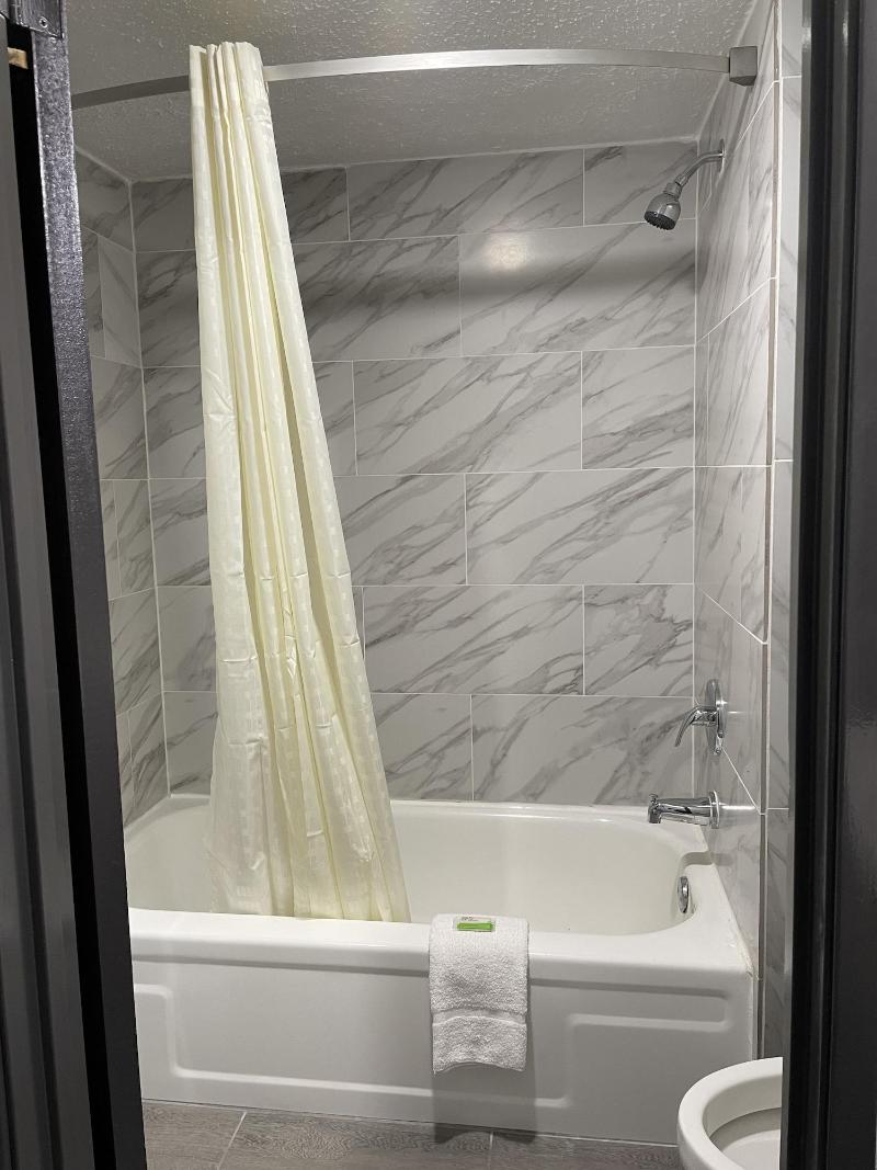 Executive Inn image
