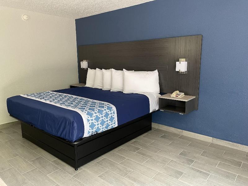Executive Inn image