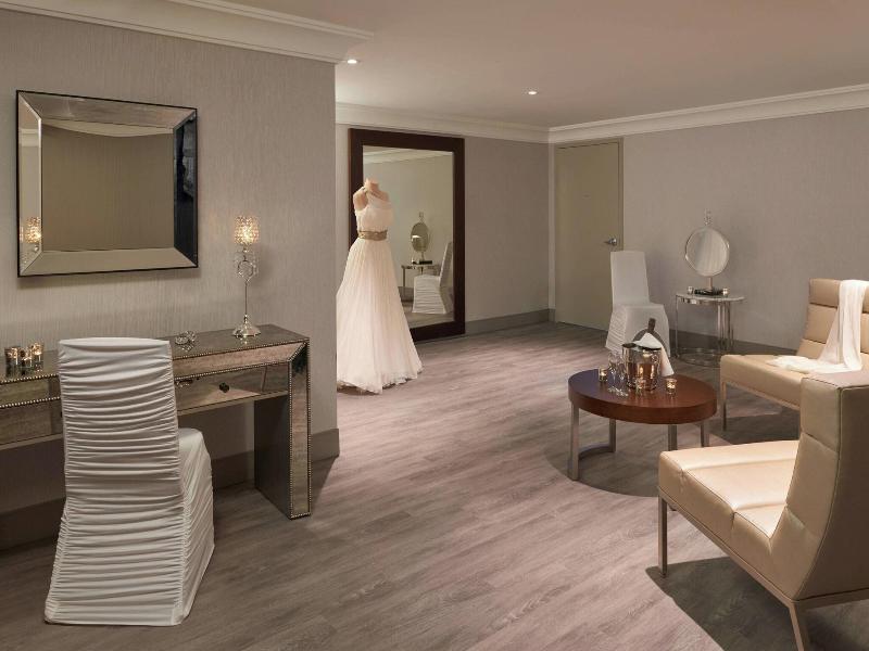 Courtyard By Marriott Oshawa image
