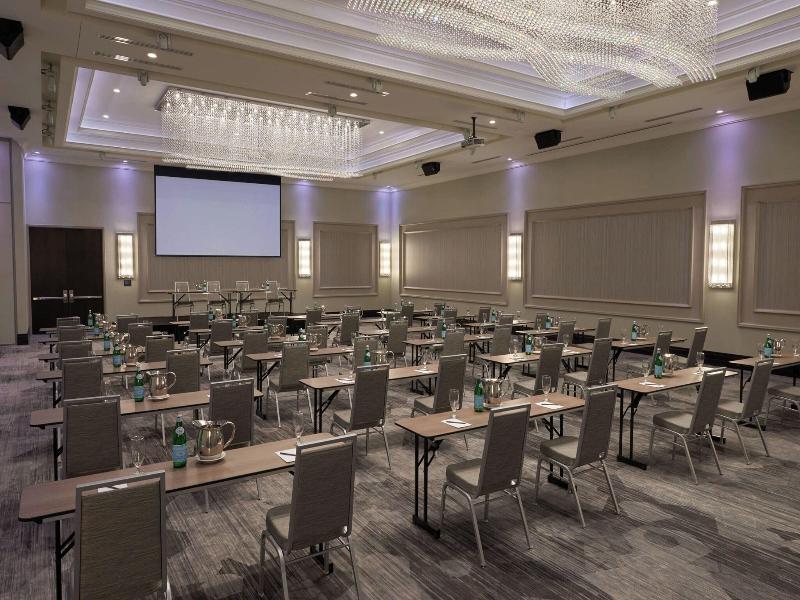 Courtyard By Marriott Oshawa image