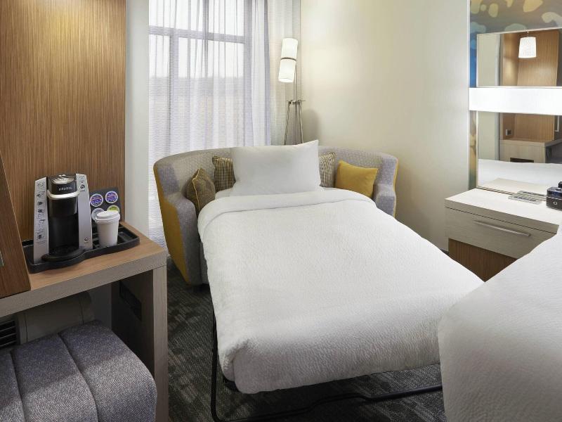 Courtyard By Marriott Oshawa image