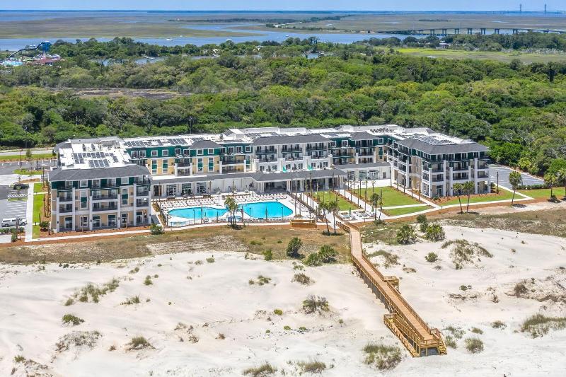 Courtyard By Marriott Jekyll Island image