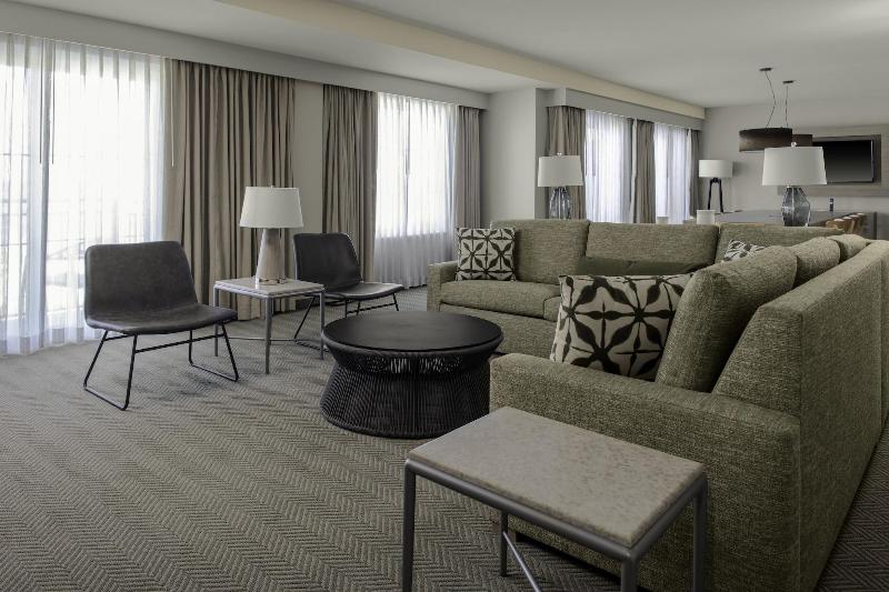 Courtyard By Marriott Jekyll Island image
