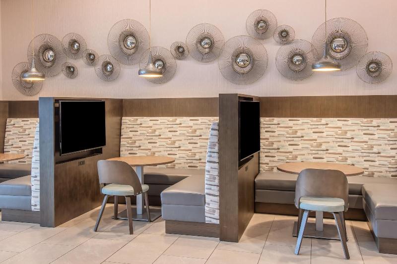 Courtyard By Marriott Jekyll Island image