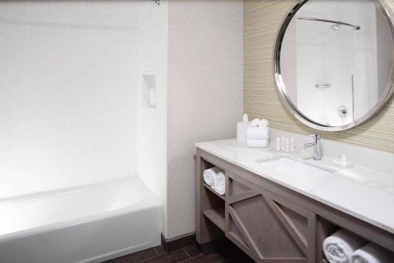Courtyard By Marriott Jekyll Island image