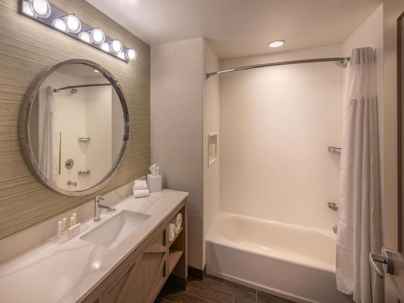 Courtyard By Marriott Jekyll Island image