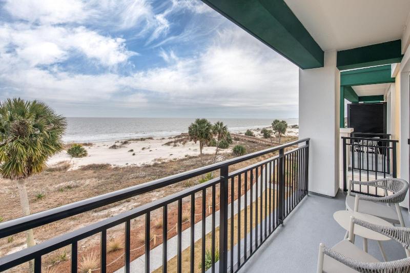 Courtyard By Marriott Jekyll Island image