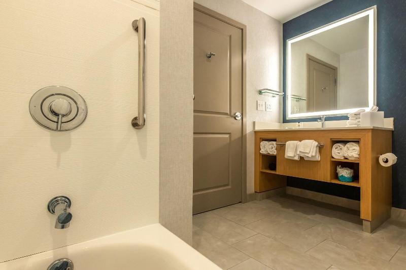 Courtyard By Marriott Jekyll Island image