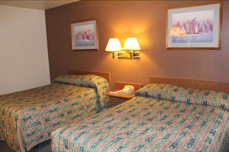 Travelers Inn image