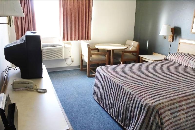 Travelers Inn image