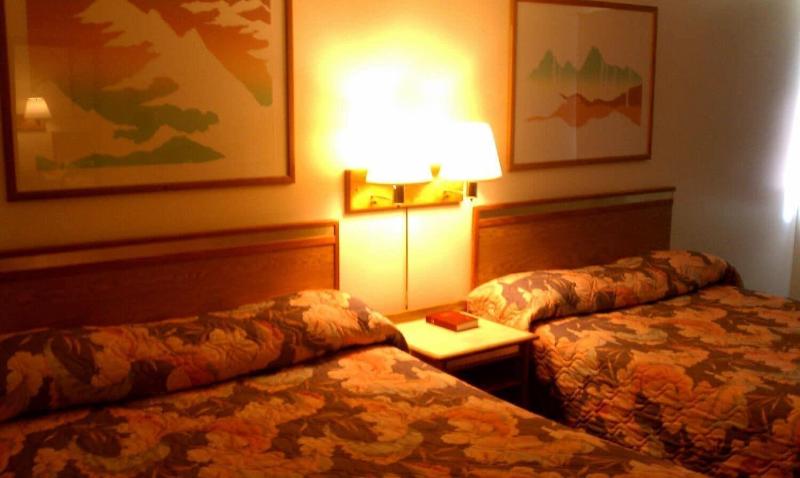 Travelers Inn image
