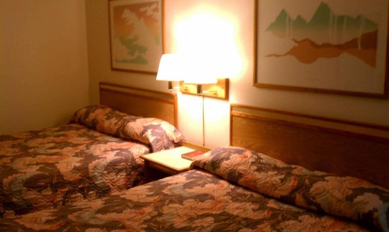 Travelers Inn image