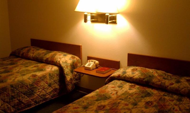 Travelers Inn image