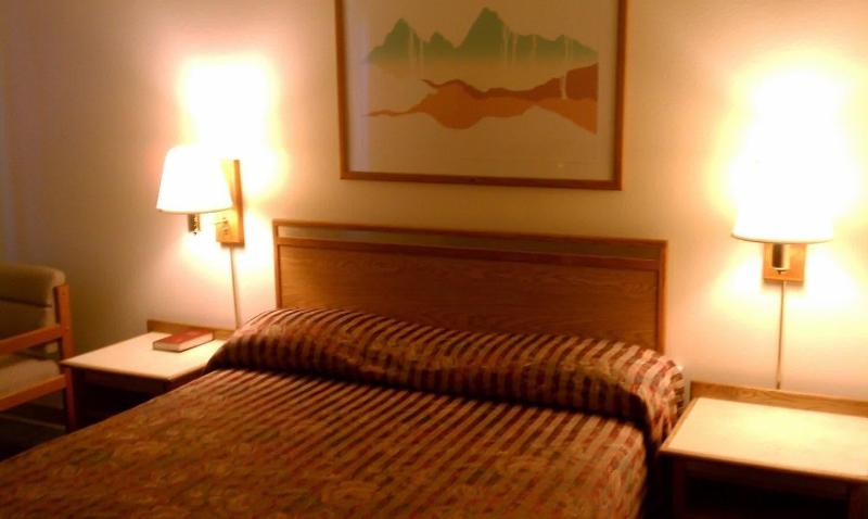 Travelers Inn image