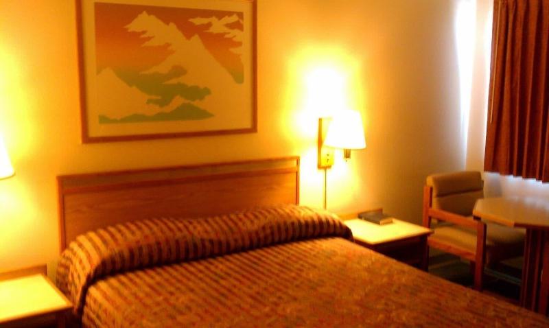 Travelers Inn image