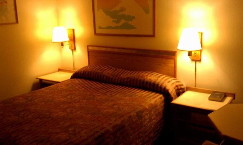 Travelers Inn image