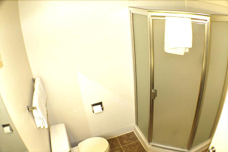 Travelers Inn image