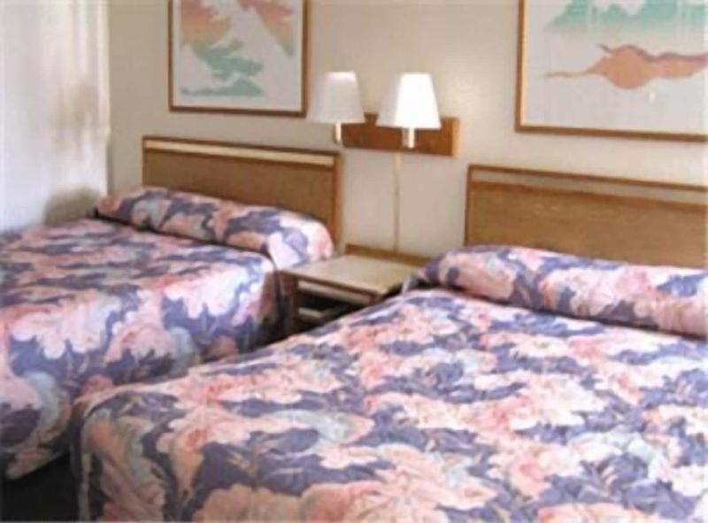 Travelers Inn image