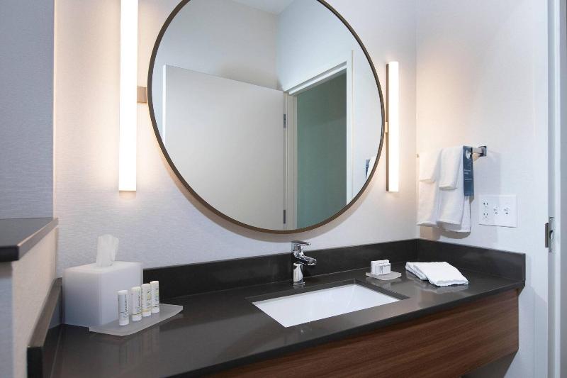 Fairfield Inn & Suites by Marriott Dayton North image