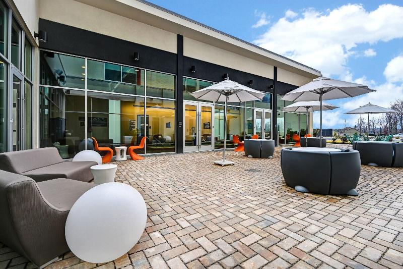 Aloft Mooresville image