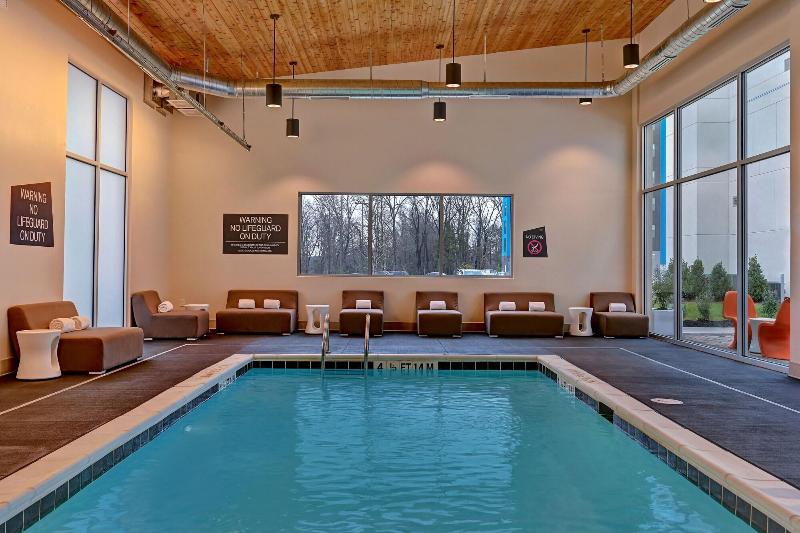 Aloft Mooresville image