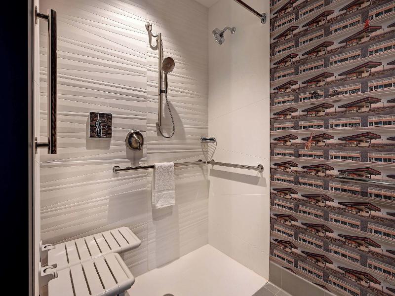 Aloft Mooresville image