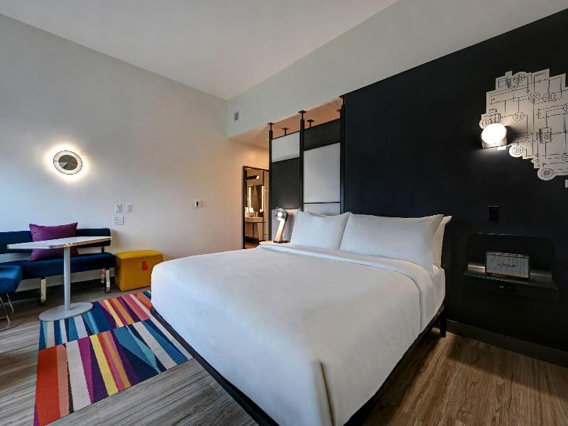 Aloft Mooresville image