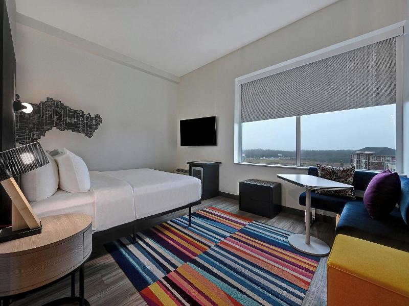 Aloft Mooresville image