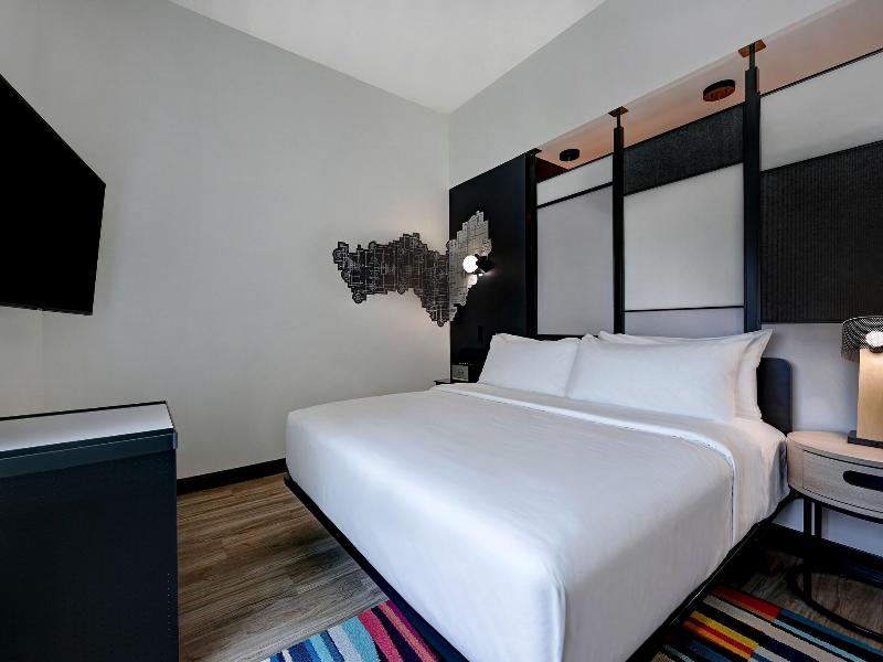 Aloft Mooresville image