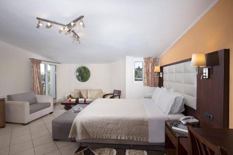 Almira Mare - Image 3