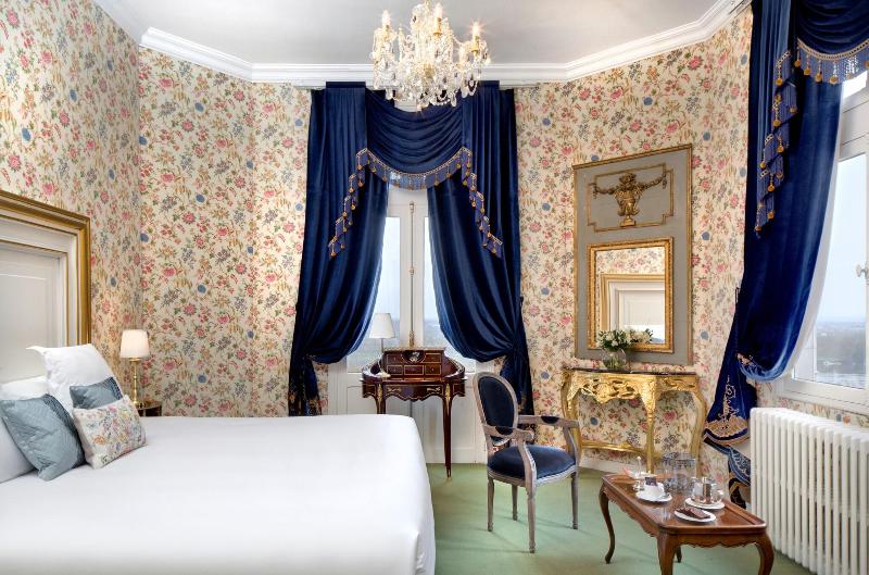 Château Le Prieuré - Younan Collection image