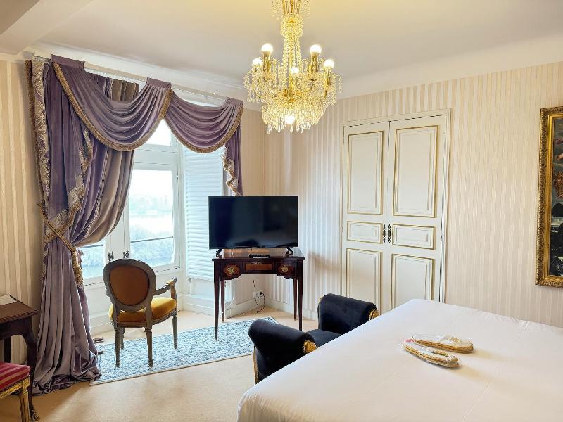 Château Le Prieuré - Younan Collection image