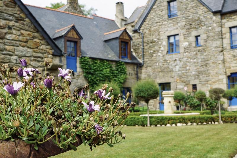 Manoir Des Douets Fleuris image