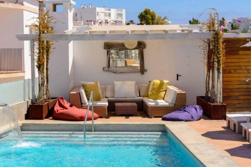 Hotel Cenit & Apts. Sol y Viento image