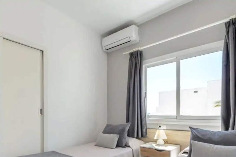 Hotel Cenit & Apts. Sol y Viento image