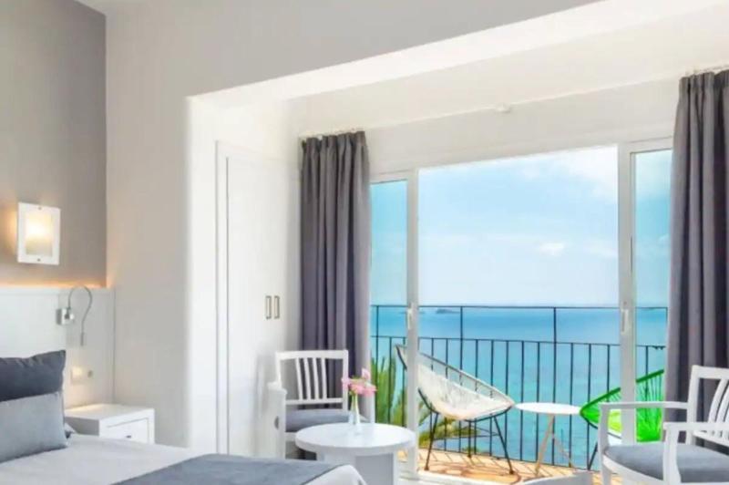 Hotel Cenit & Apts. Sol y Viento image