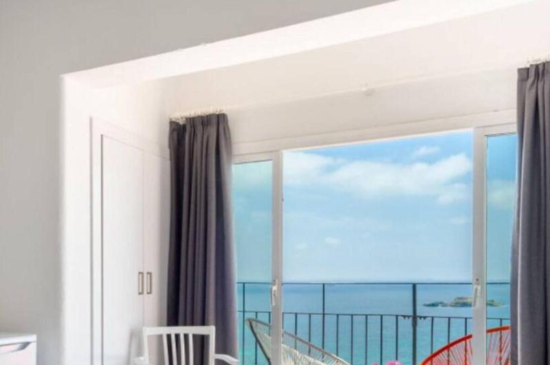 Hotel Cenit & Apts. Sol y Viento image