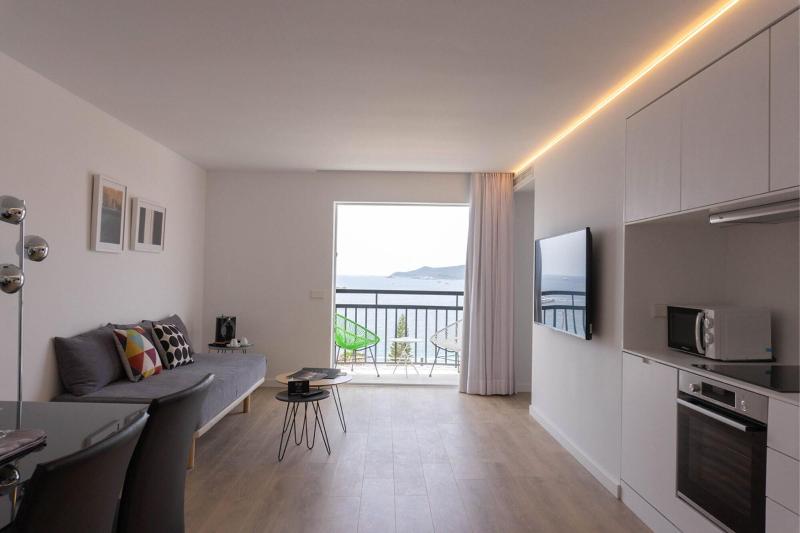 Hotel Cenit & Apts. Sol y Viento image