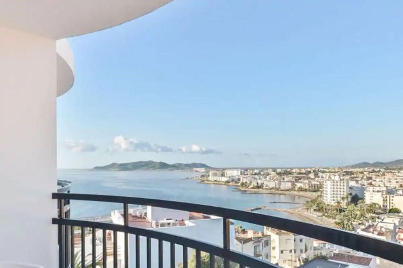 Hotel Cenit & Apts. Sol y Viento image