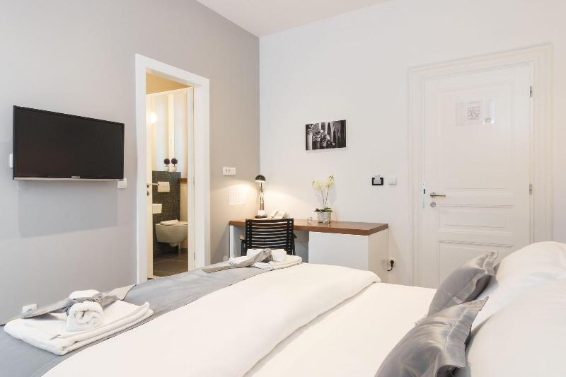 Prima Luxury Rooms image