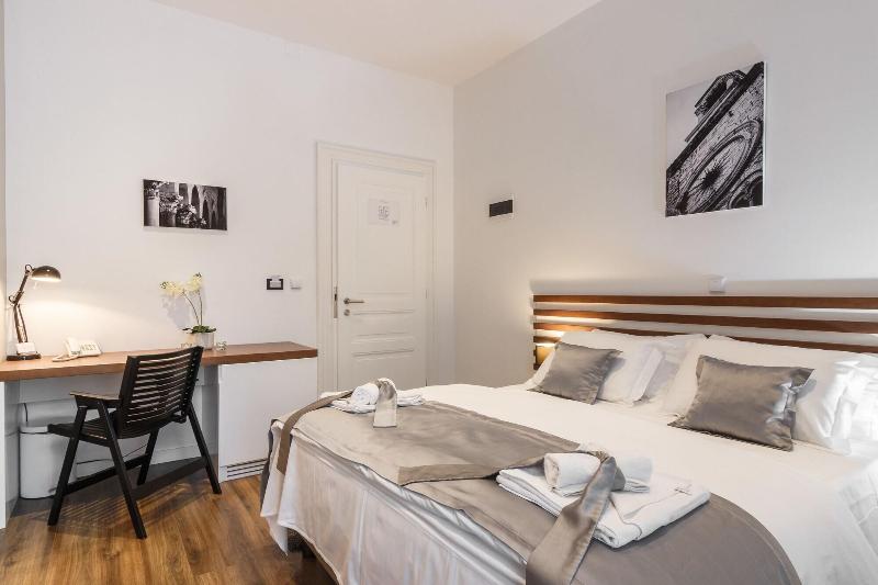 Prima Luxury Rooms image