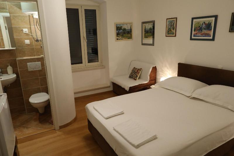 Malena Palace image