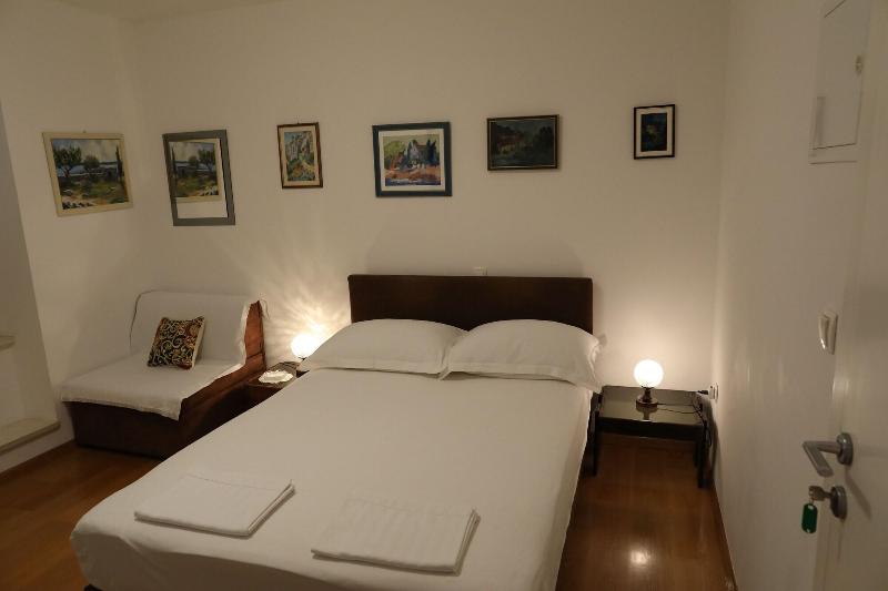 Malena Palace image