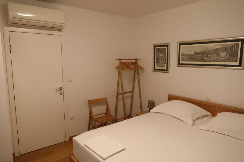 Malena Palace image